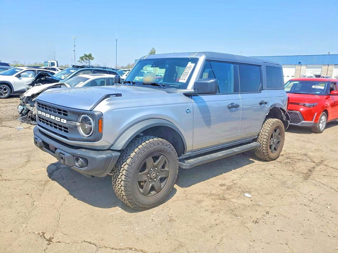 2024 Ford Bronco Black Diamond - zdjęcie główne