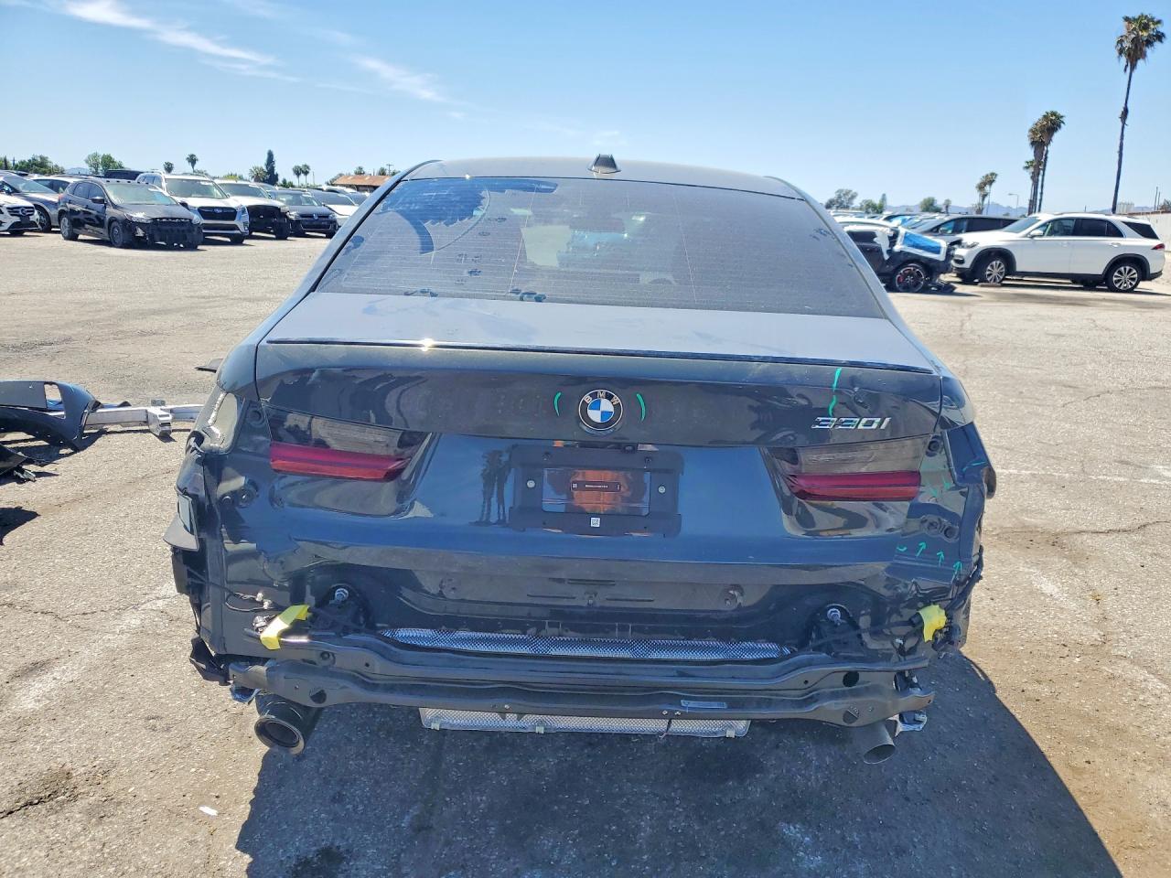 2025 BMW 330I - zdjęcie 6
