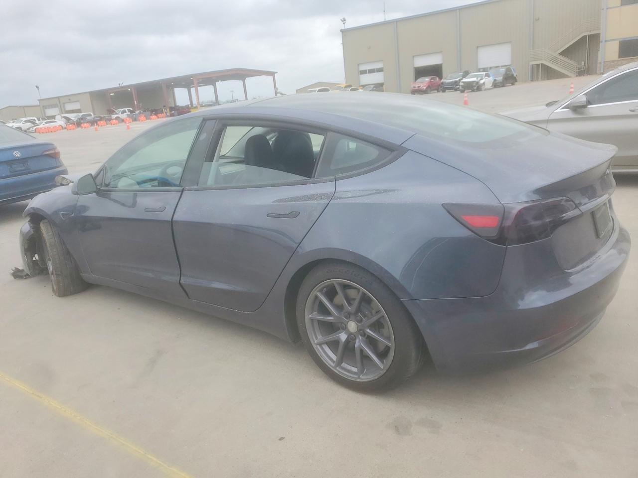 2022 Tesla Model 3 - zdjęcie 2