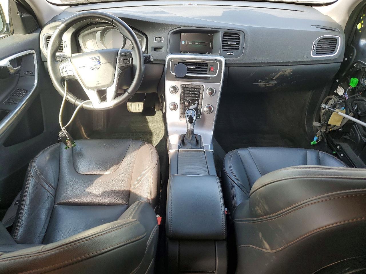 2017 Volvo V60 Cross Country Premier - zdjęcie 8