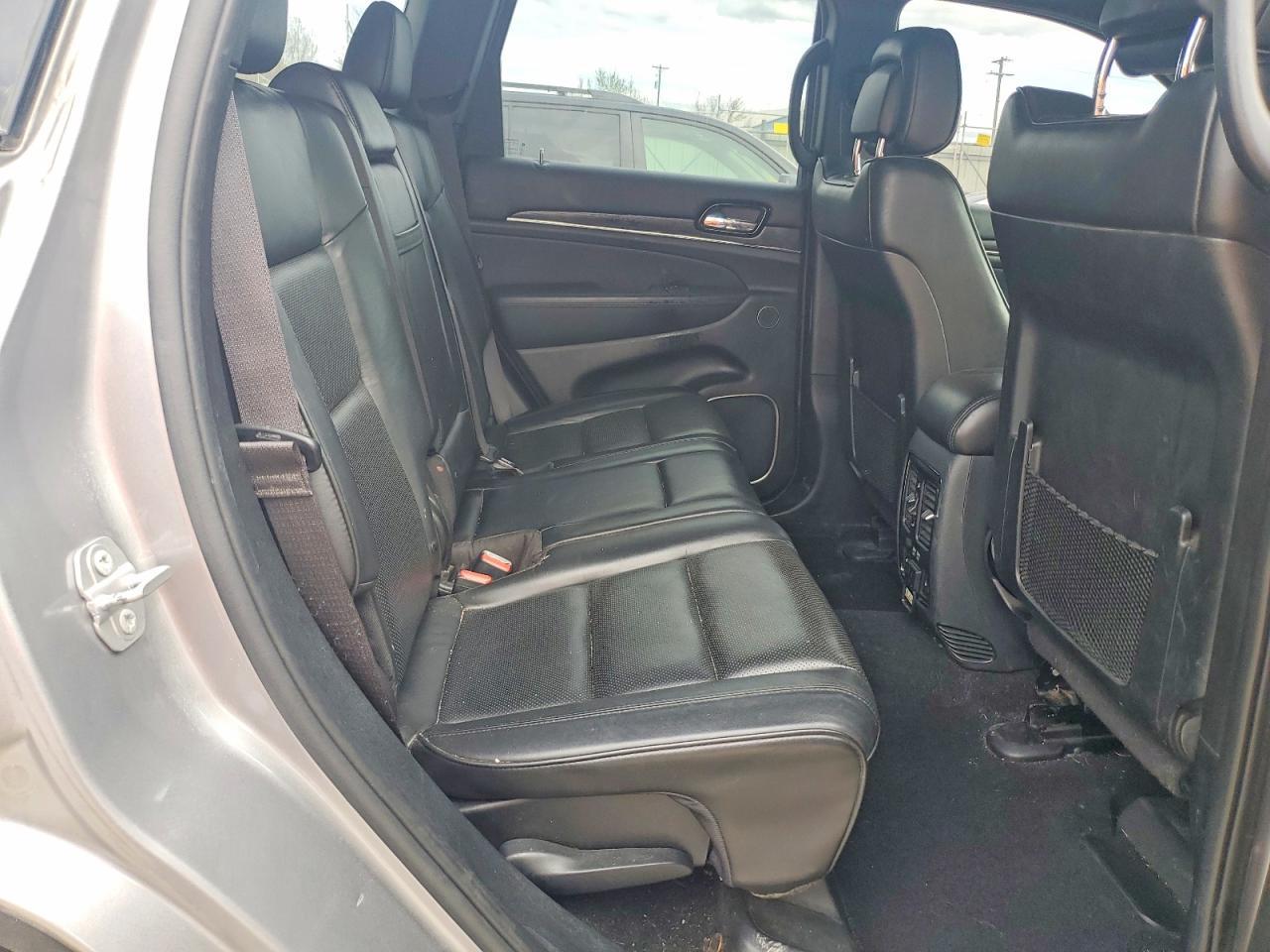 2020 Jeep Grand Cherokee Overland - zdjęcie 11