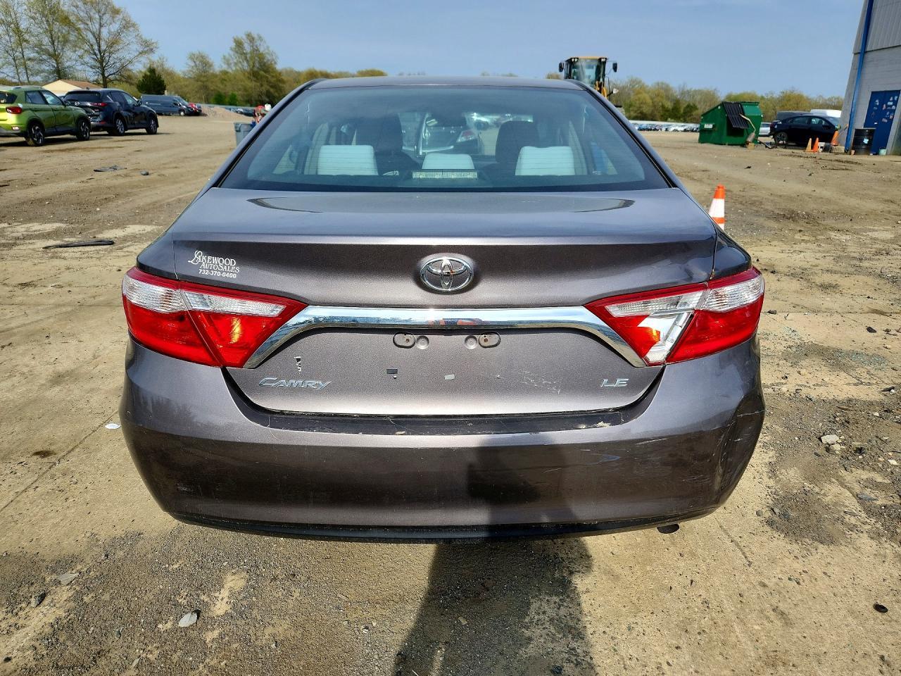 2016 Toyota Camry Le - zdjęcie 6
