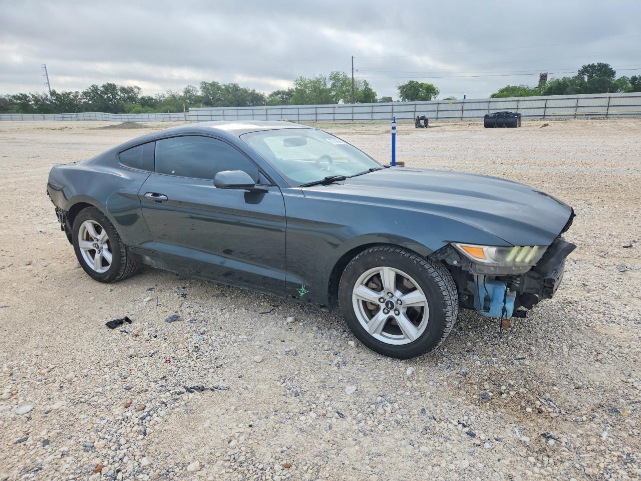 2016 Ford Mustang - zdjęcie 4