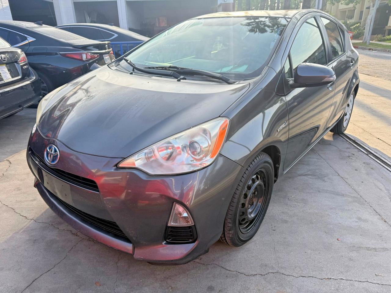 2013 Toyota Prius C Two - zdjęcie główne