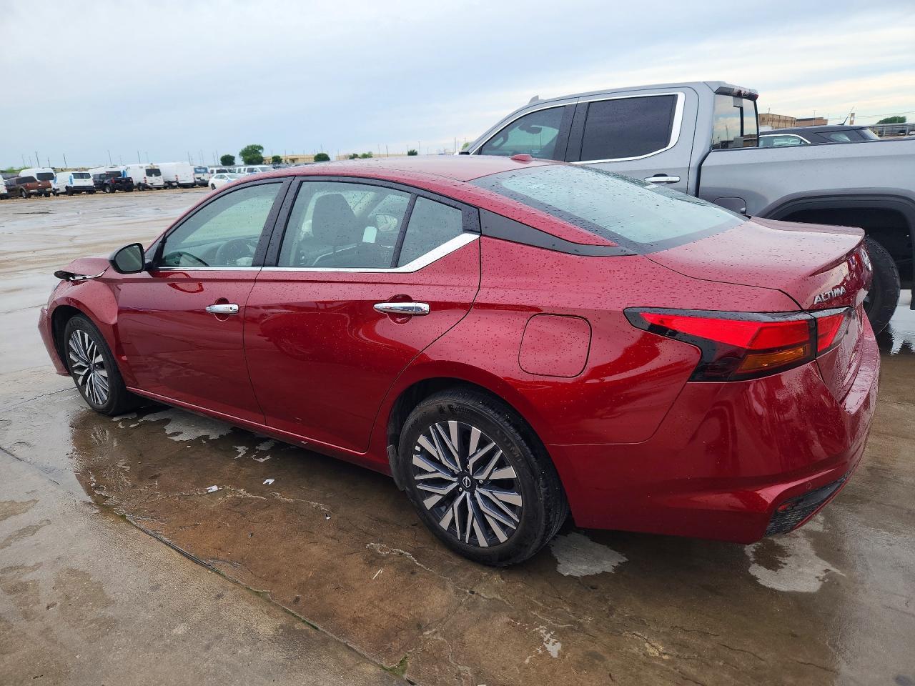 2024 Nissan Altima 2.5 Sv - zdjęcie 2