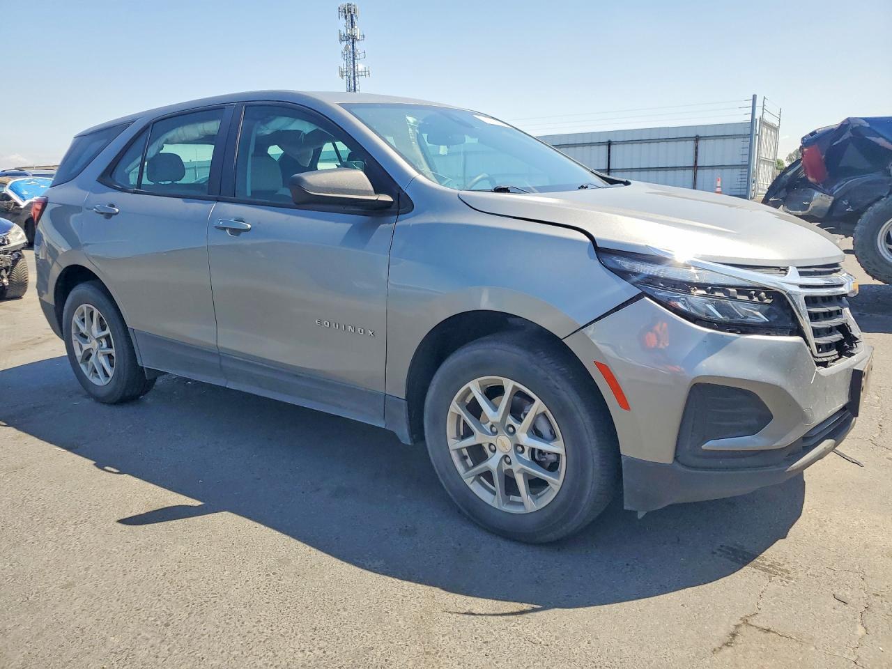 2023 Chevrolet Equinox Ls - zdjęcie 4