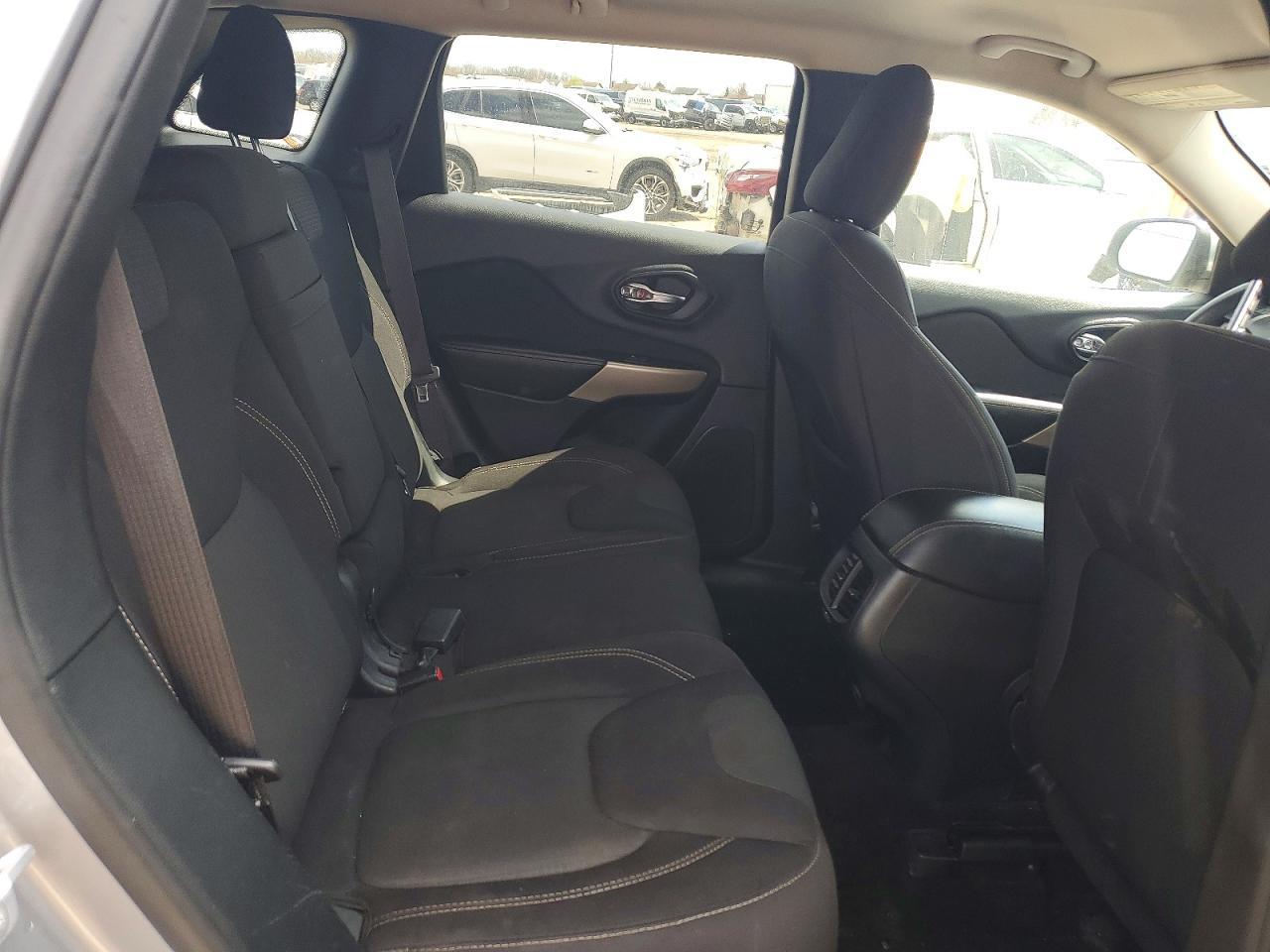 2017 Jeep Cherokee Latitude - zdjęcie 11