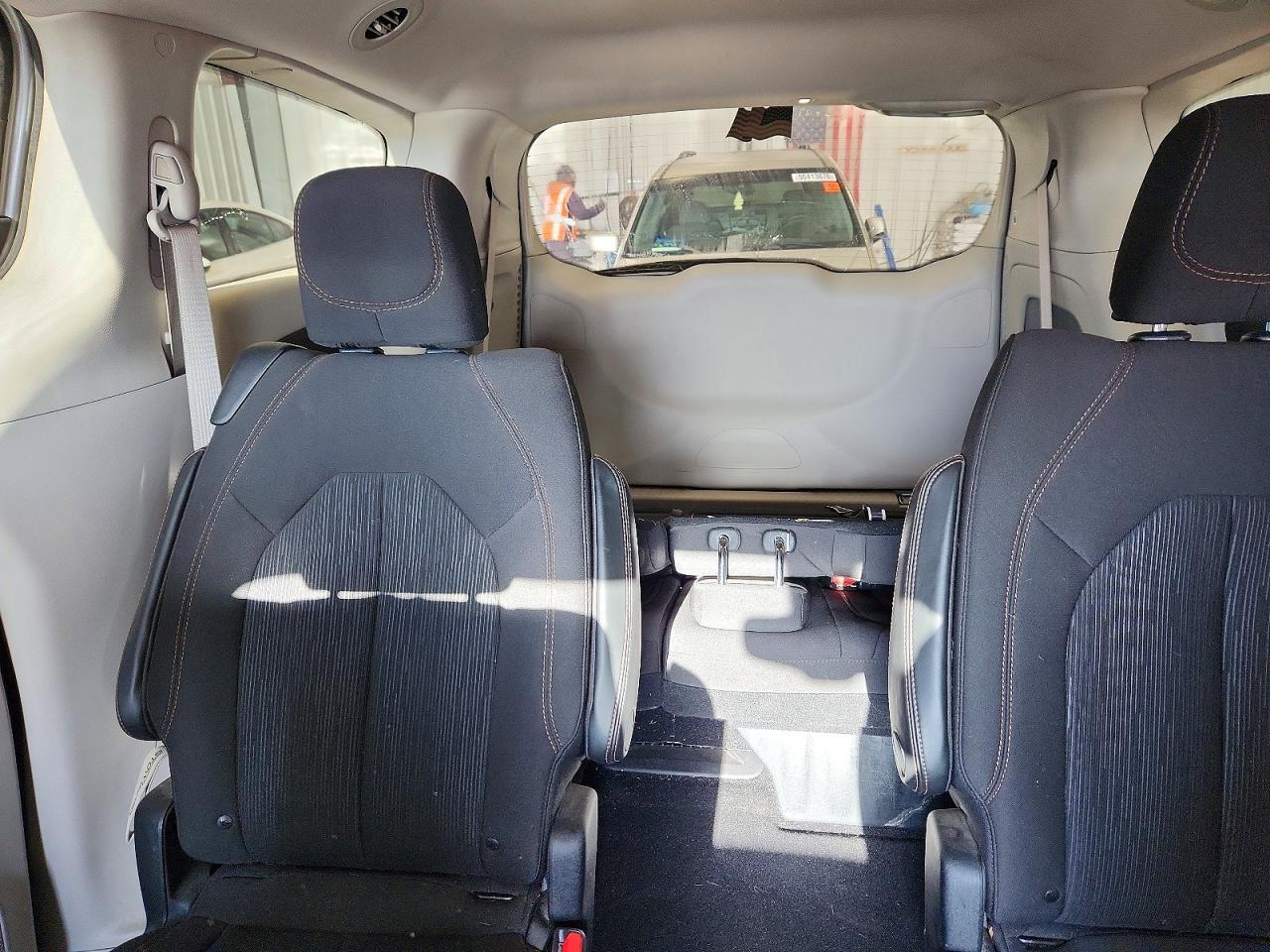 2017 Chrysler Pacifica Touring - zdjęcie 10