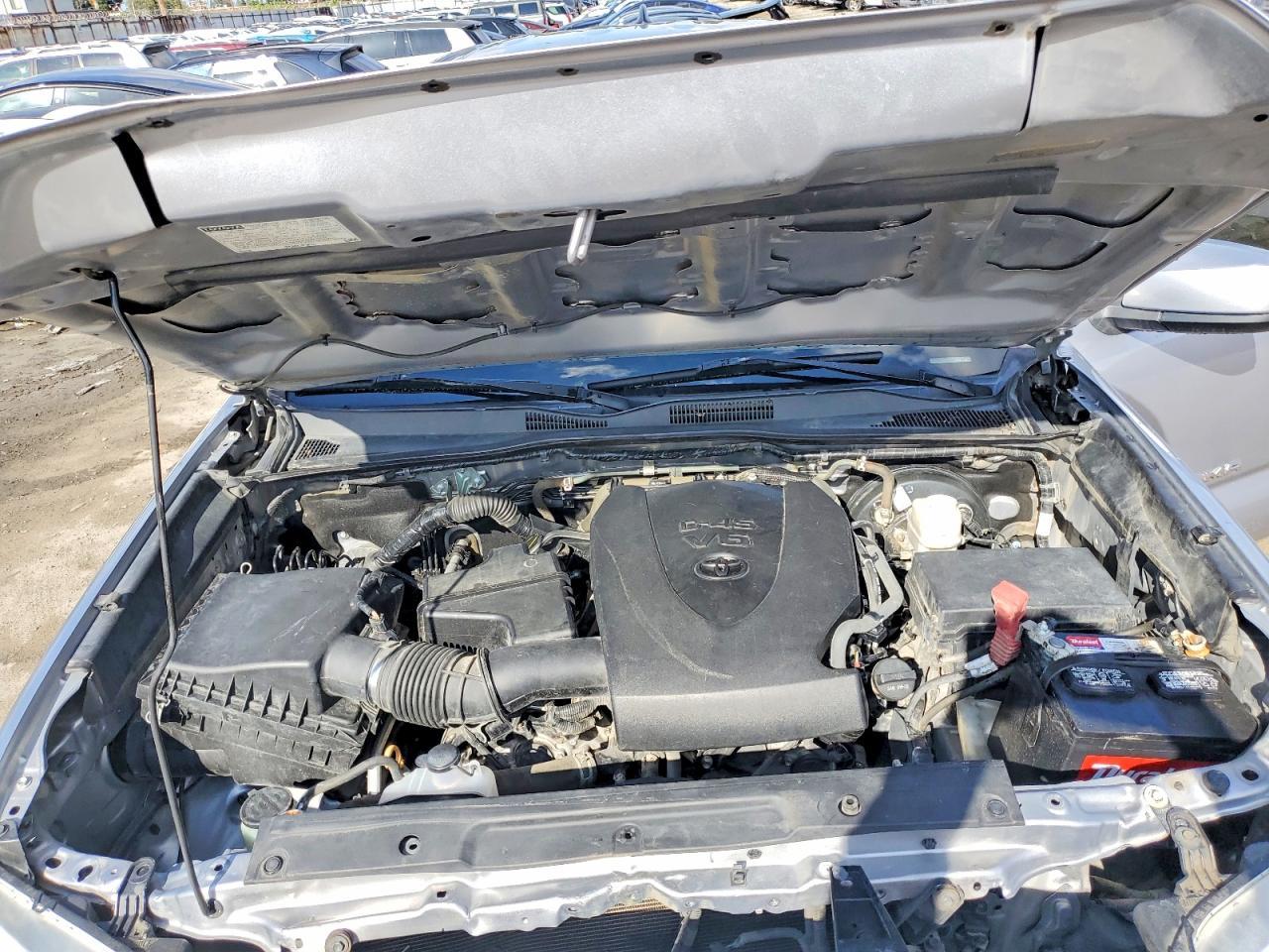 2020 Toyota Tacoma Sr5 V6 - zdjęcie 11