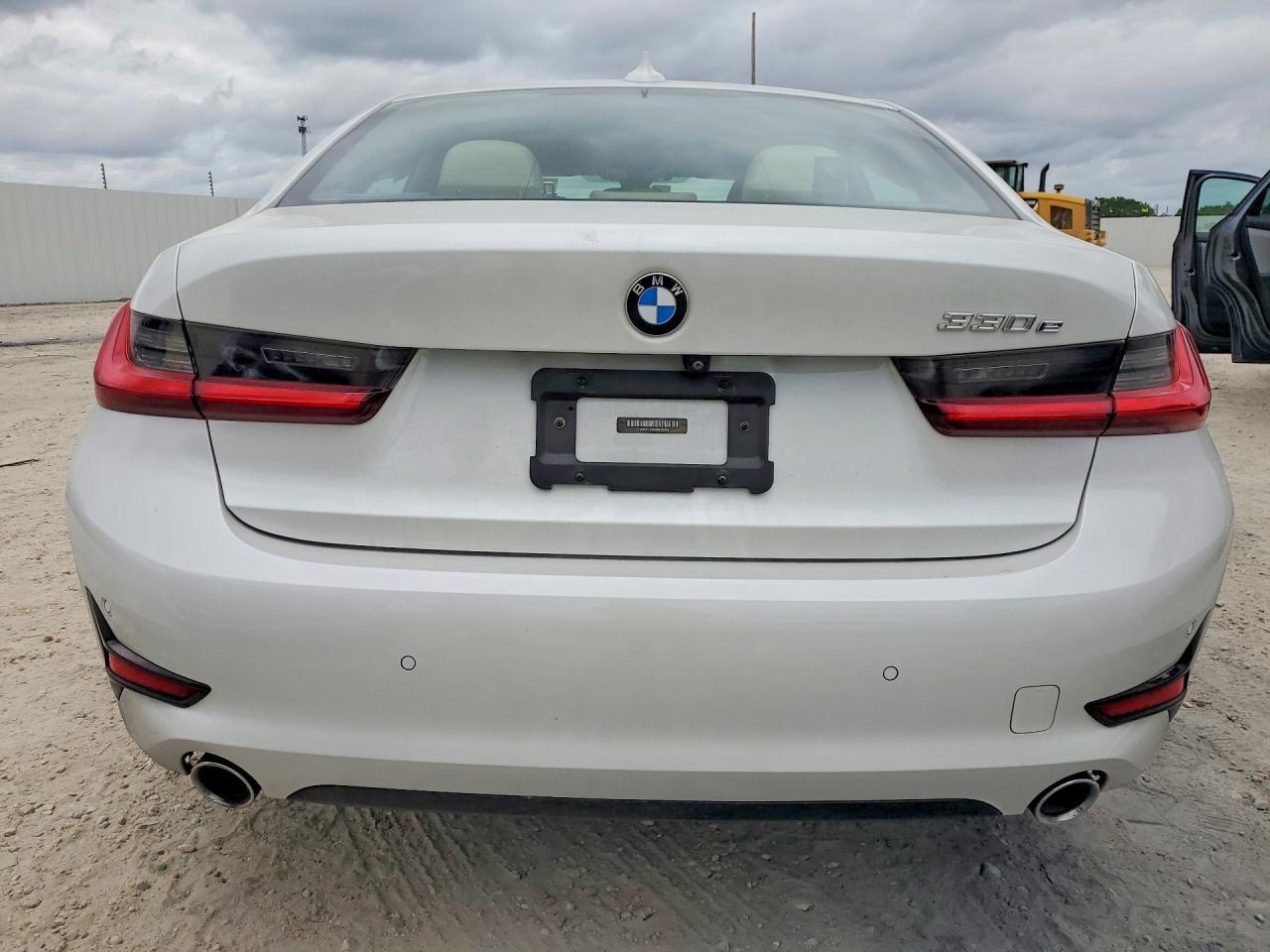2021 BMW 330E - zdjęcie 6
