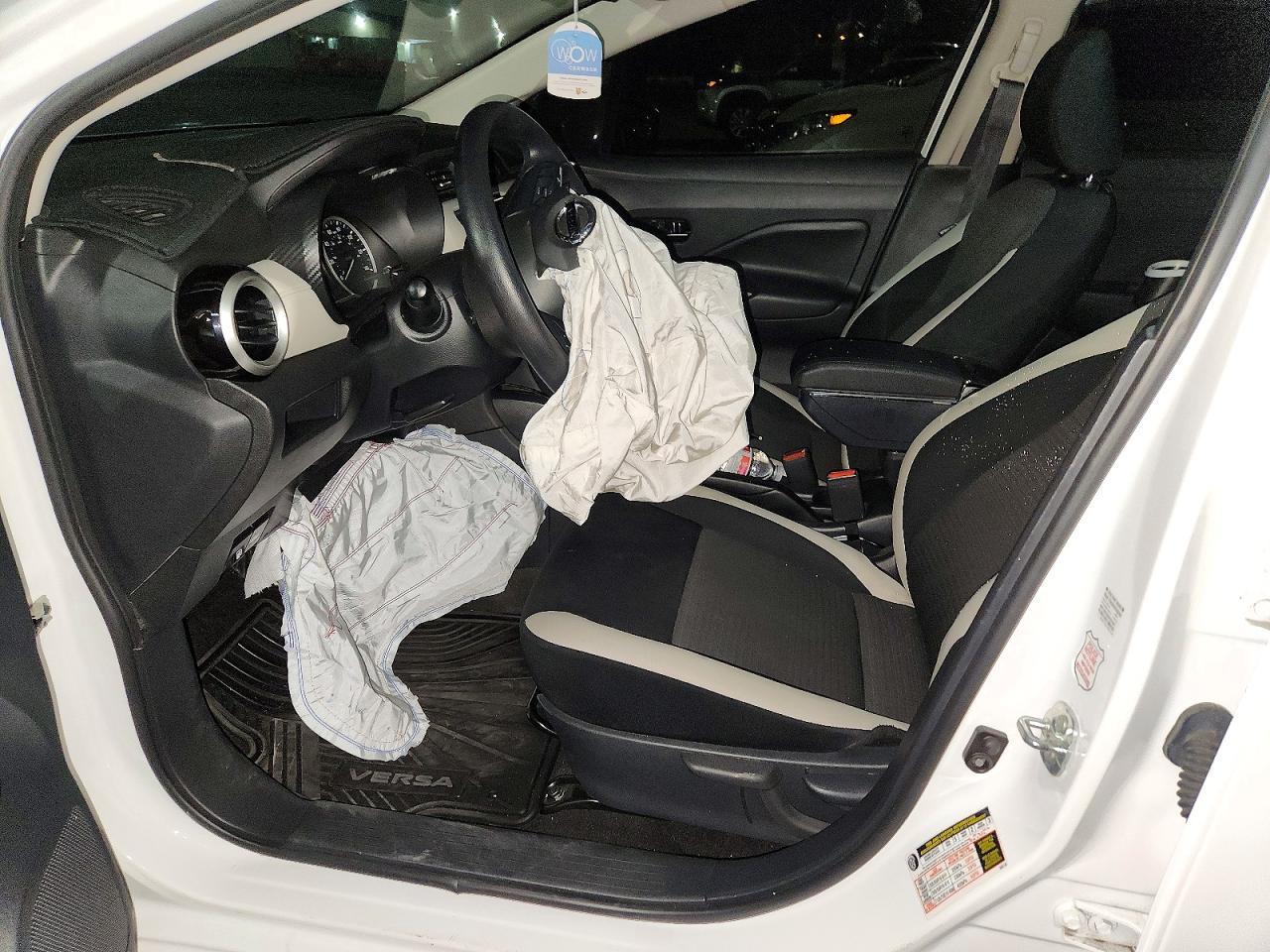 2022 Nissan Versa Sv - zdjęcie 7