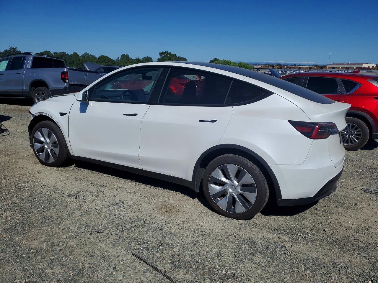 2024 Tesla Model Y - zdjęcie 2