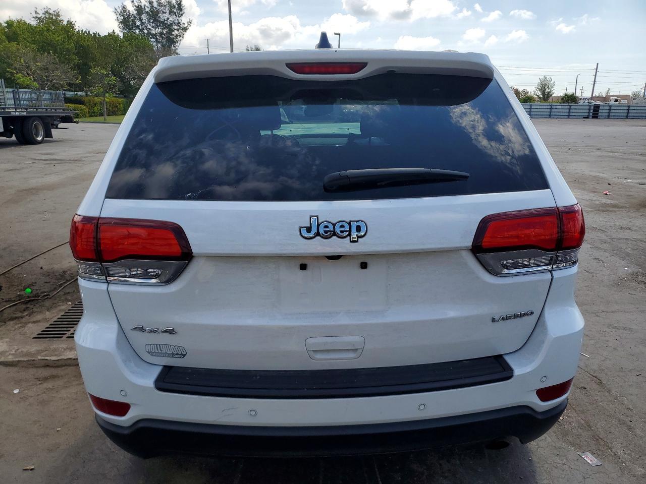 2022 Jeep Grand Cherokee Laredo E - zdjęcie 6