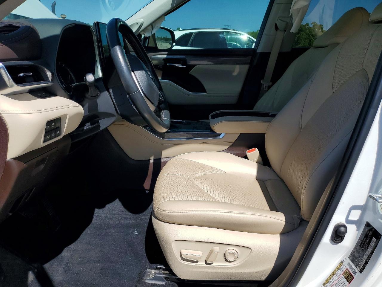 2022 Toyota Highlander Hybrid Platinum - zdjęcie 7