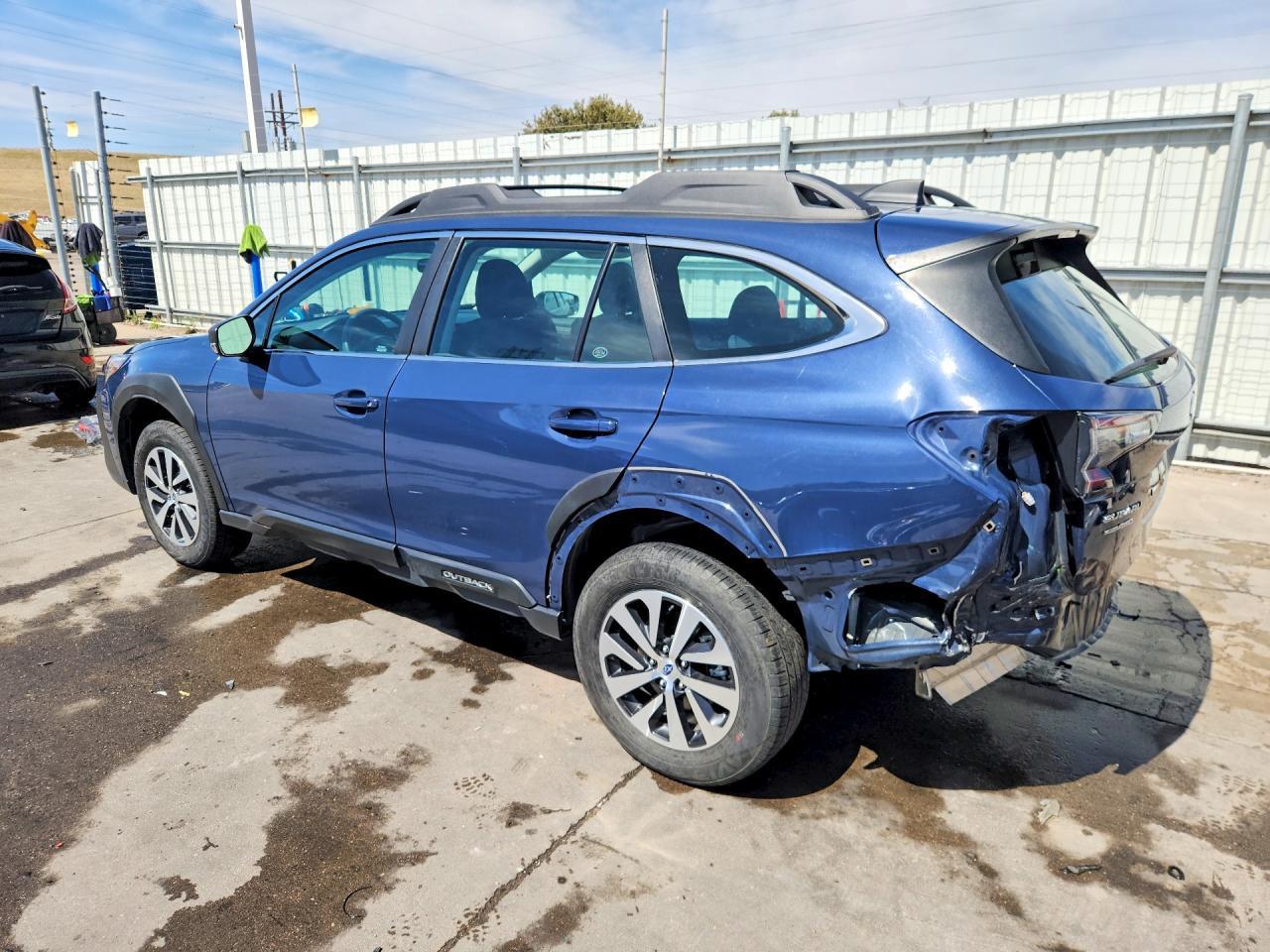 2025 Subaru Outback - zdjęcie 2