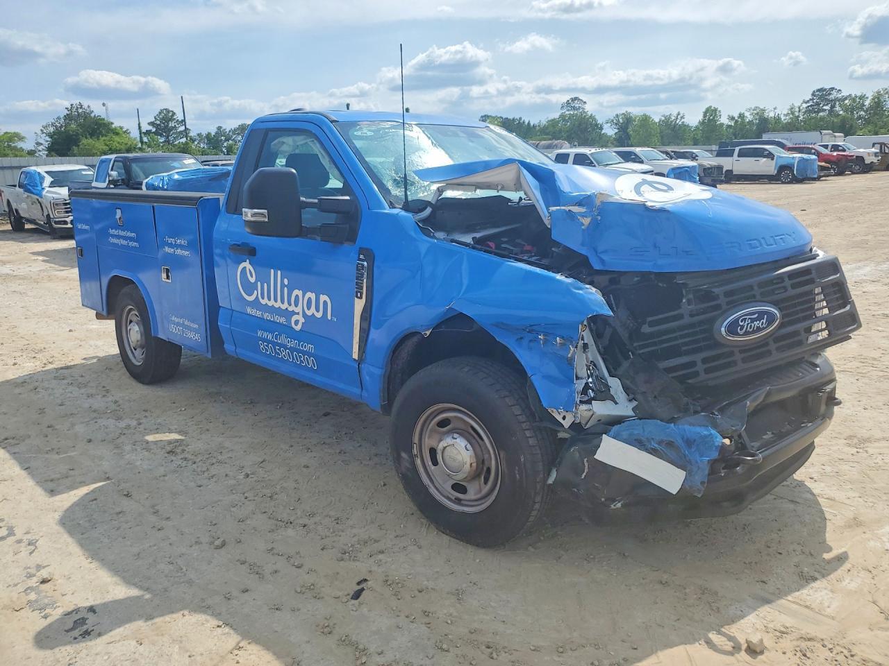 2024 Ford F250 - zdjęcie 4