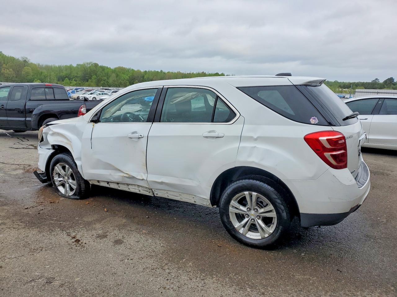 2017 Chevrolet Equinox Ls - zdjęcie 2