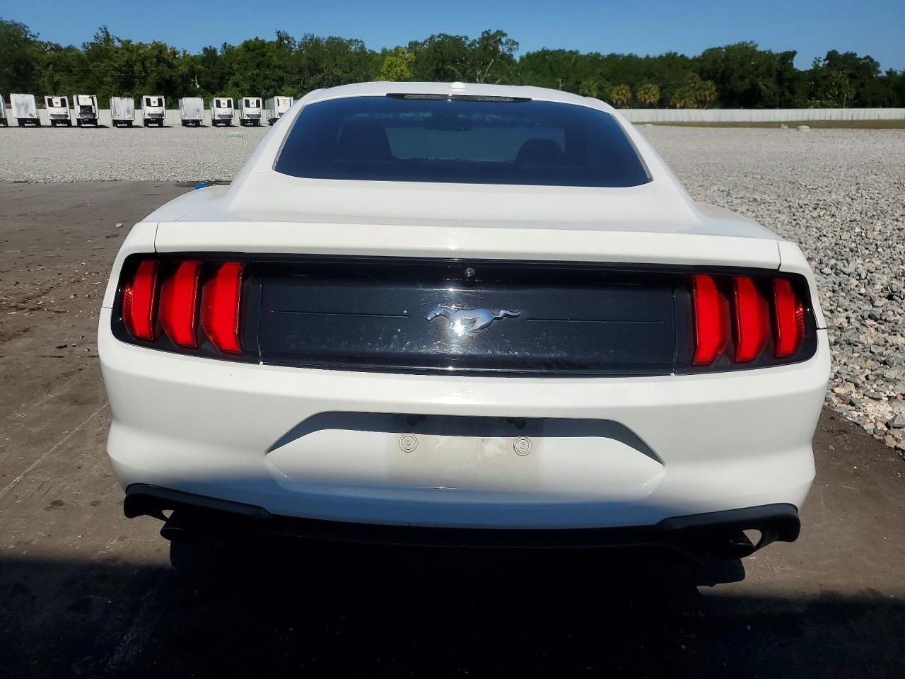 2019 Ford Mustang - zdjęcie 6