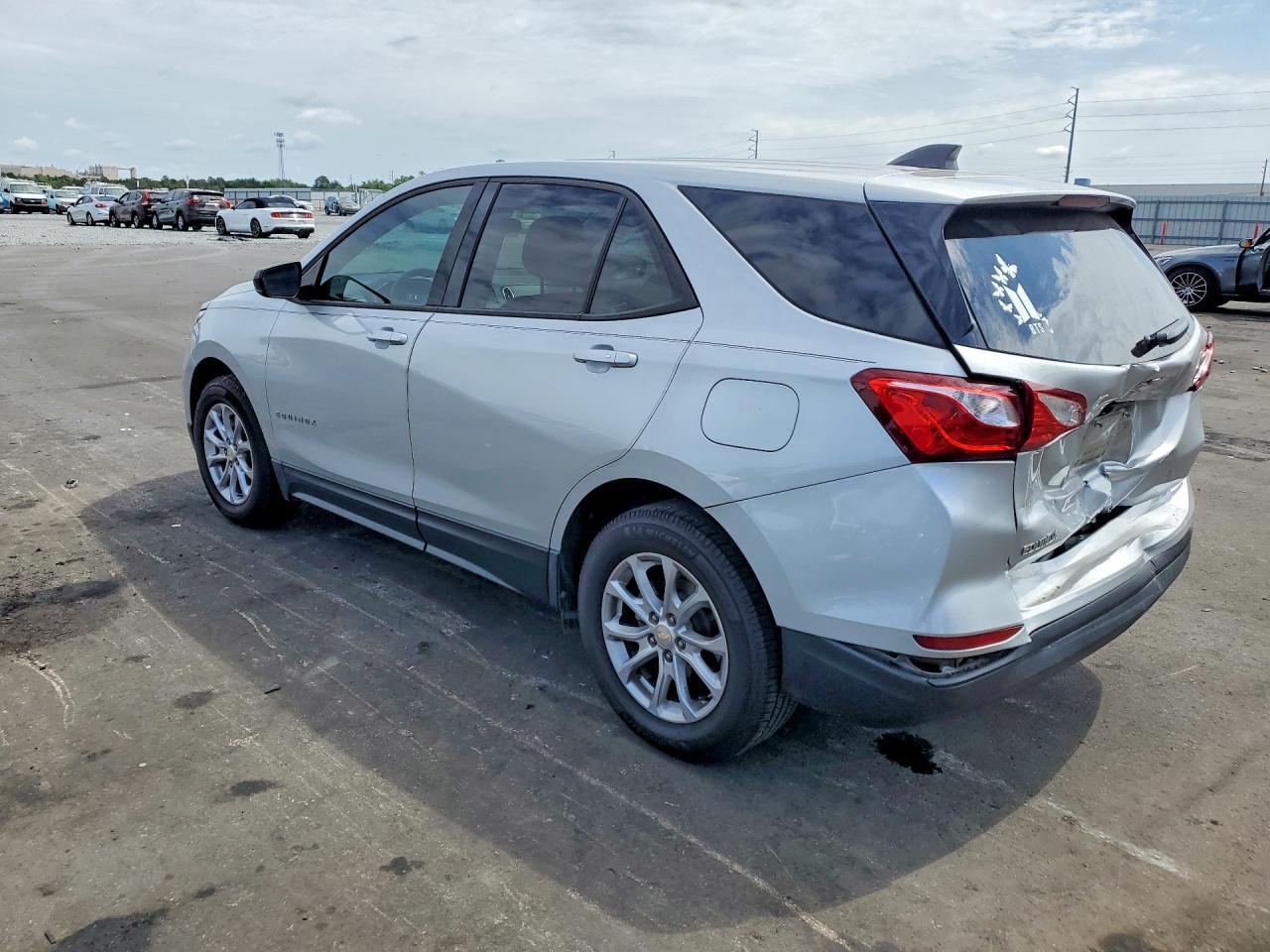 2019 Chevrolet Equinox Ls - zdjęcie 2