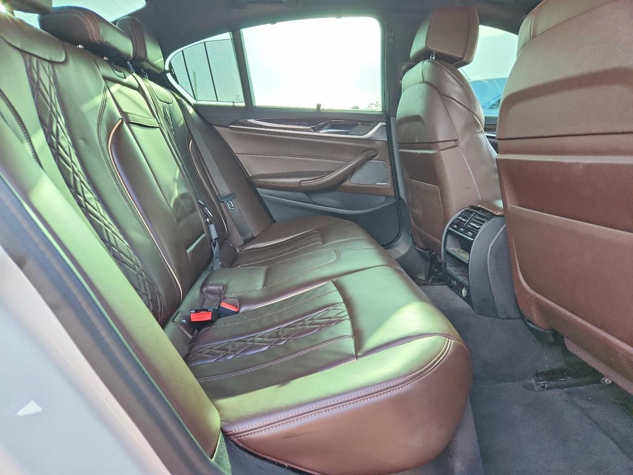 2018 BMW M550Xi - zdjęcie 10
