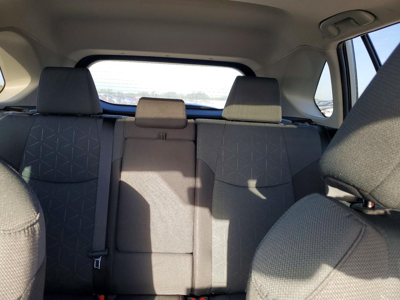 2025 Toyota Rav4 Xle - zdjęcie 10