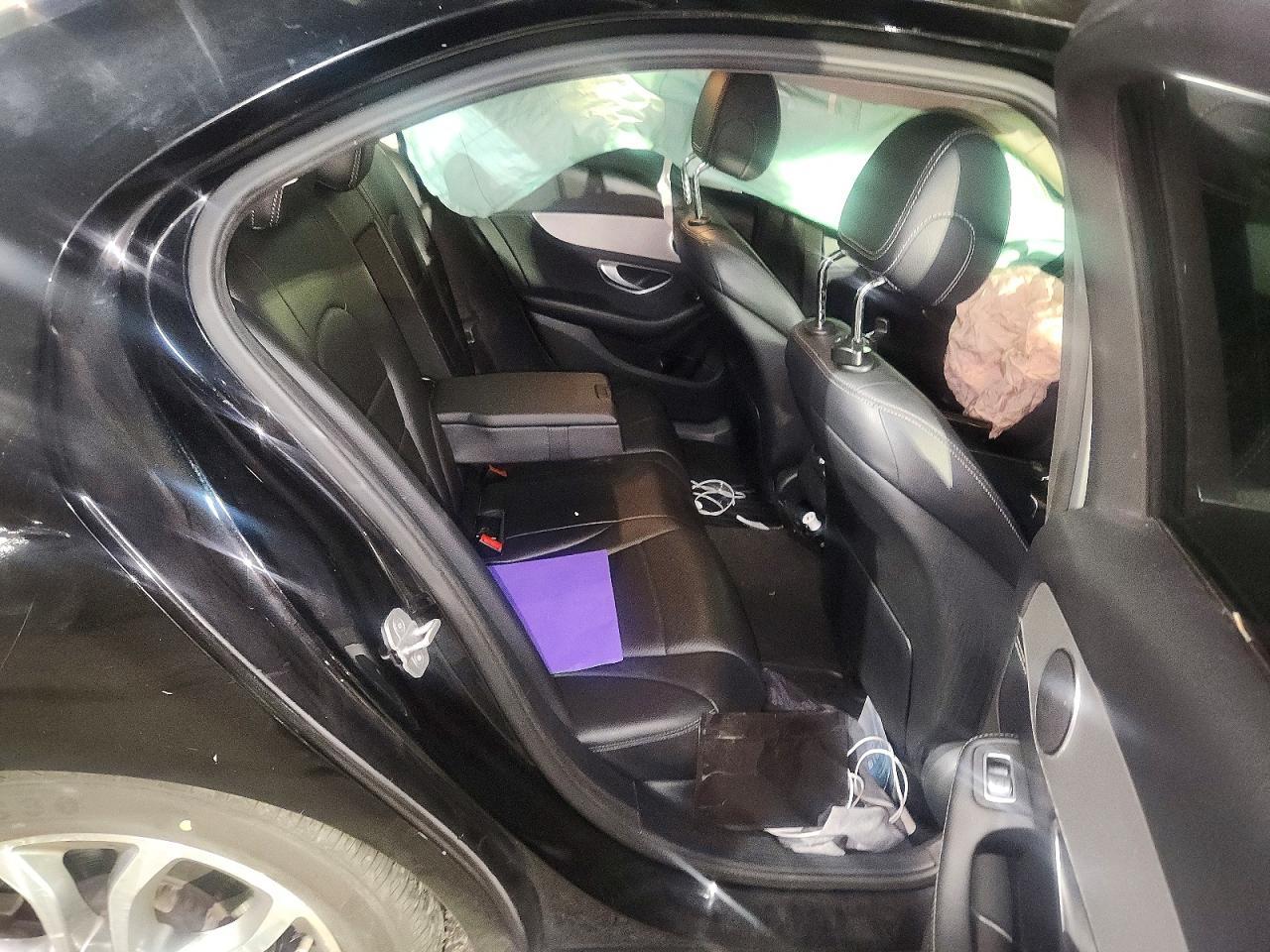 2015 Mercedes-Benz C 300 - zdjęcie 11