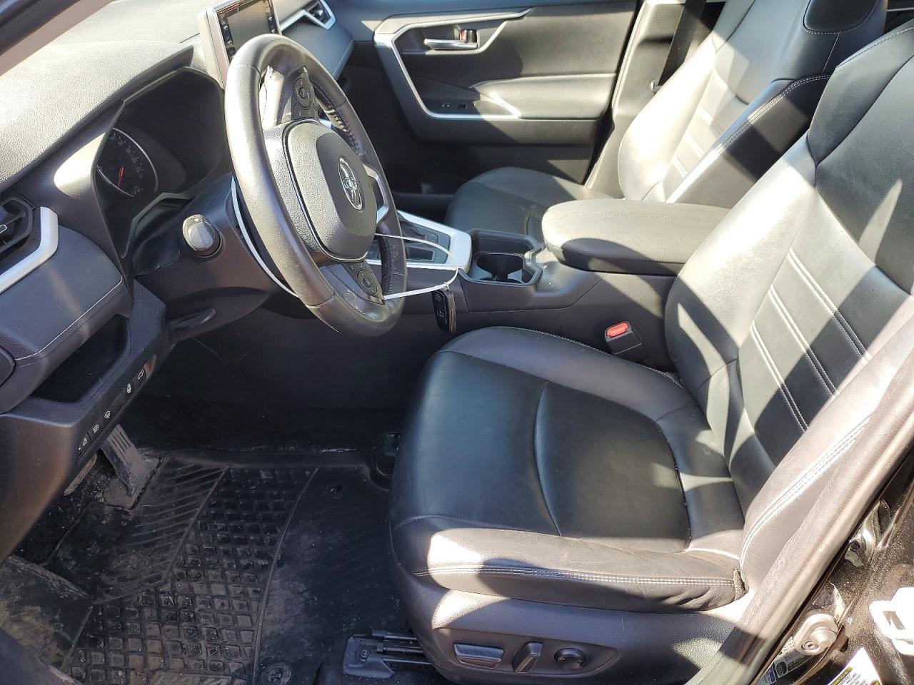 2020 Toyota Rav4 Xle - zdjęcie 7