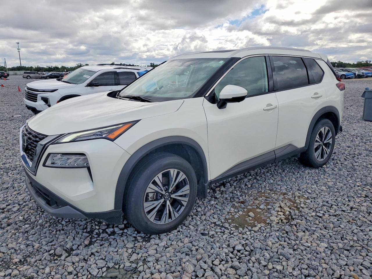 2021 Nissan Rogue Sv - zdjęcie główne