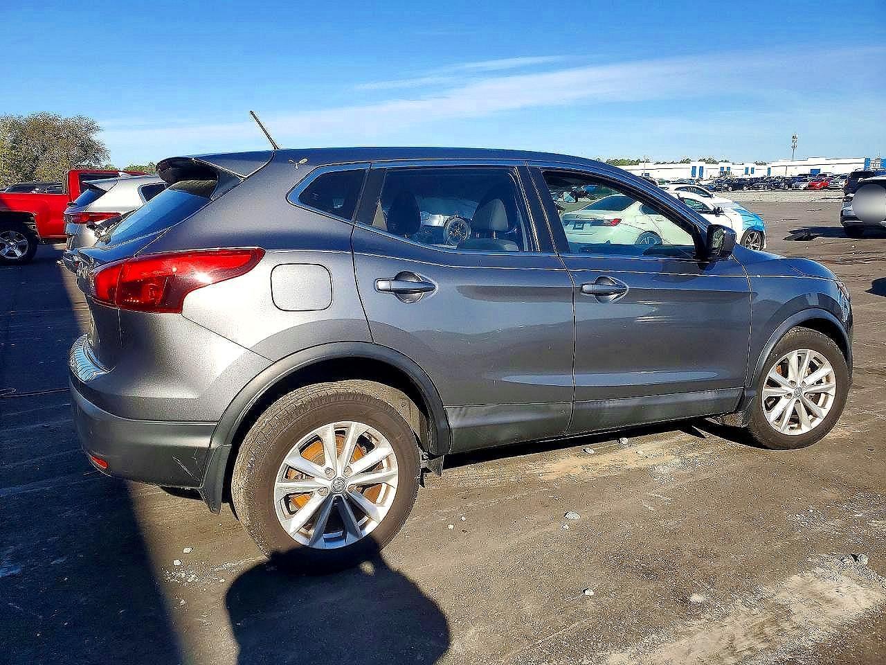 2017 Nissan Rogue Sport S - zdjęcie 3