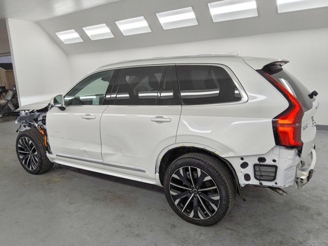 2025 Volvo Xc90 Ultra - zdjęcie 2