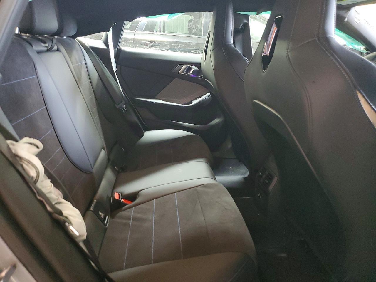 2026 BMW M235Xi - zdjęcie 10