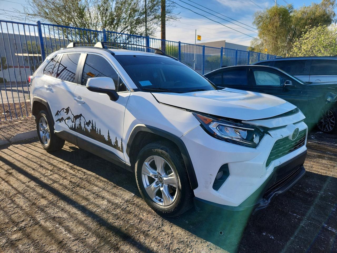 2021 Toyota Rav4 Xle - zdjęcie 4