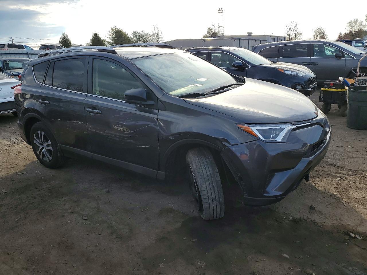 2018 Toyota Rav4 Le - zdjęcie 4