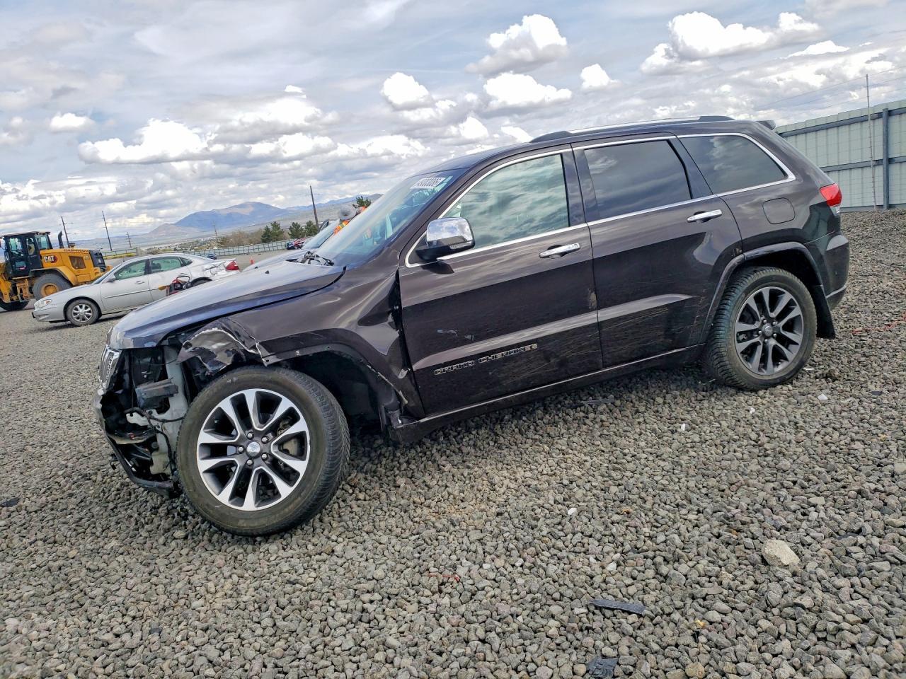 2017 Jeep Grand Cherokee Overland - zdjęcie główne