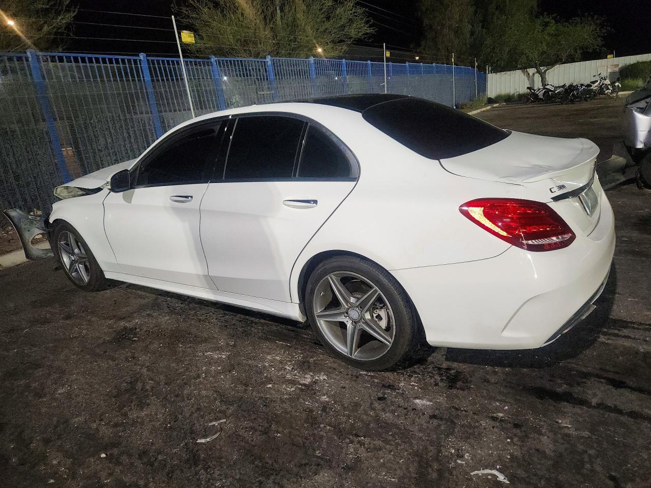 2015 Mercedes-Benz C 300 4Matic - zdjęcie 2