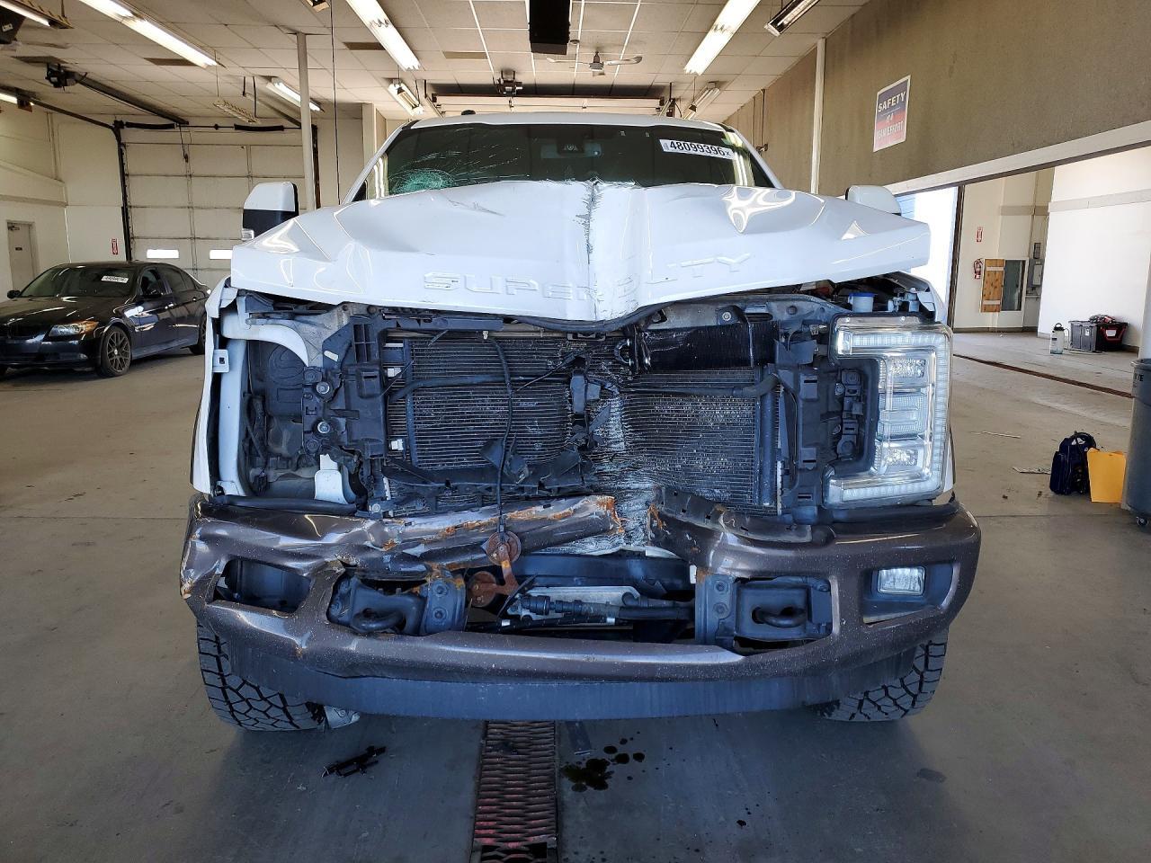 2017 Ford F350 Super Duty - zdjęcie 5