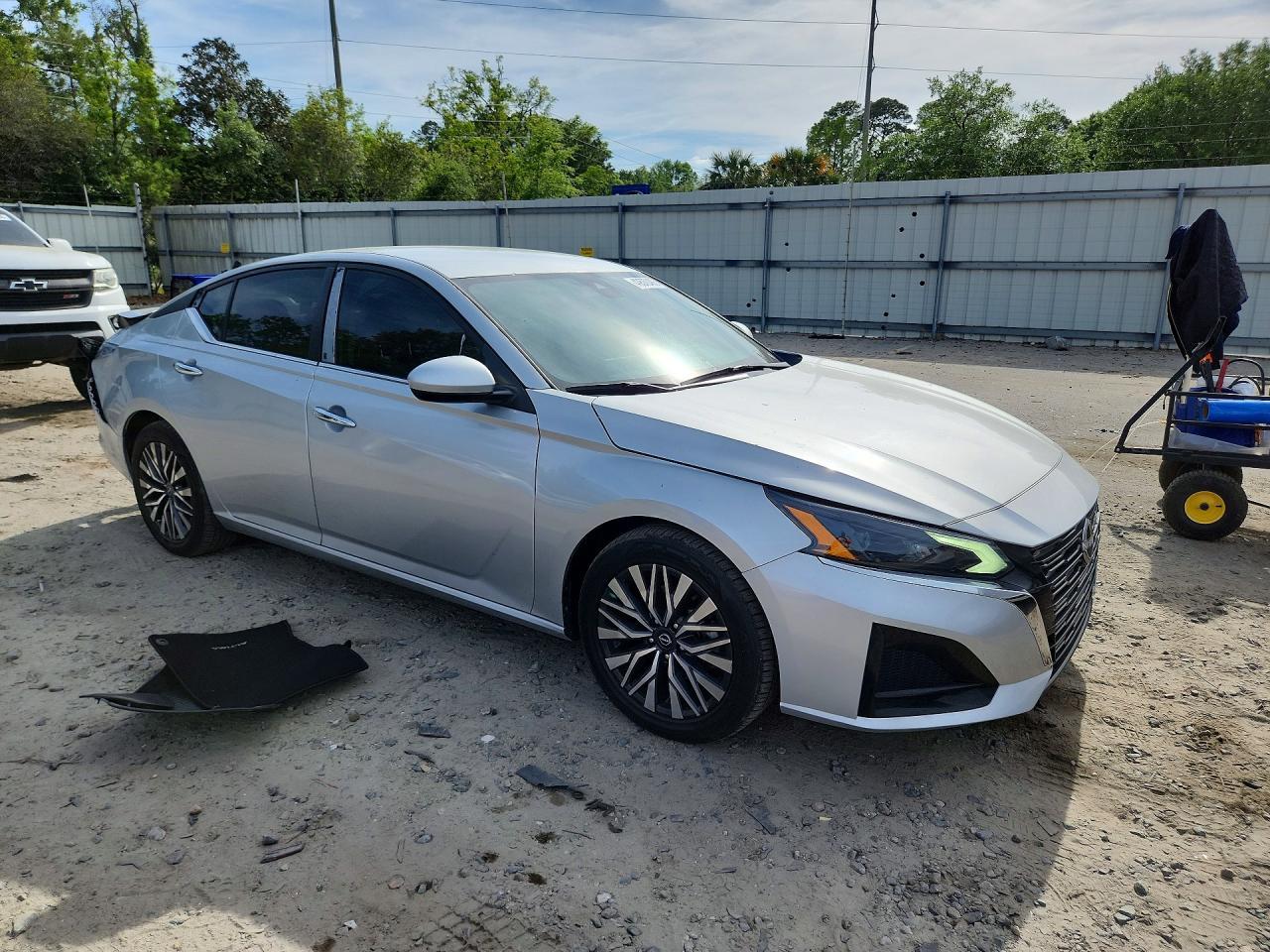 2023 Nissan Altima Sv - zdjęcie 4