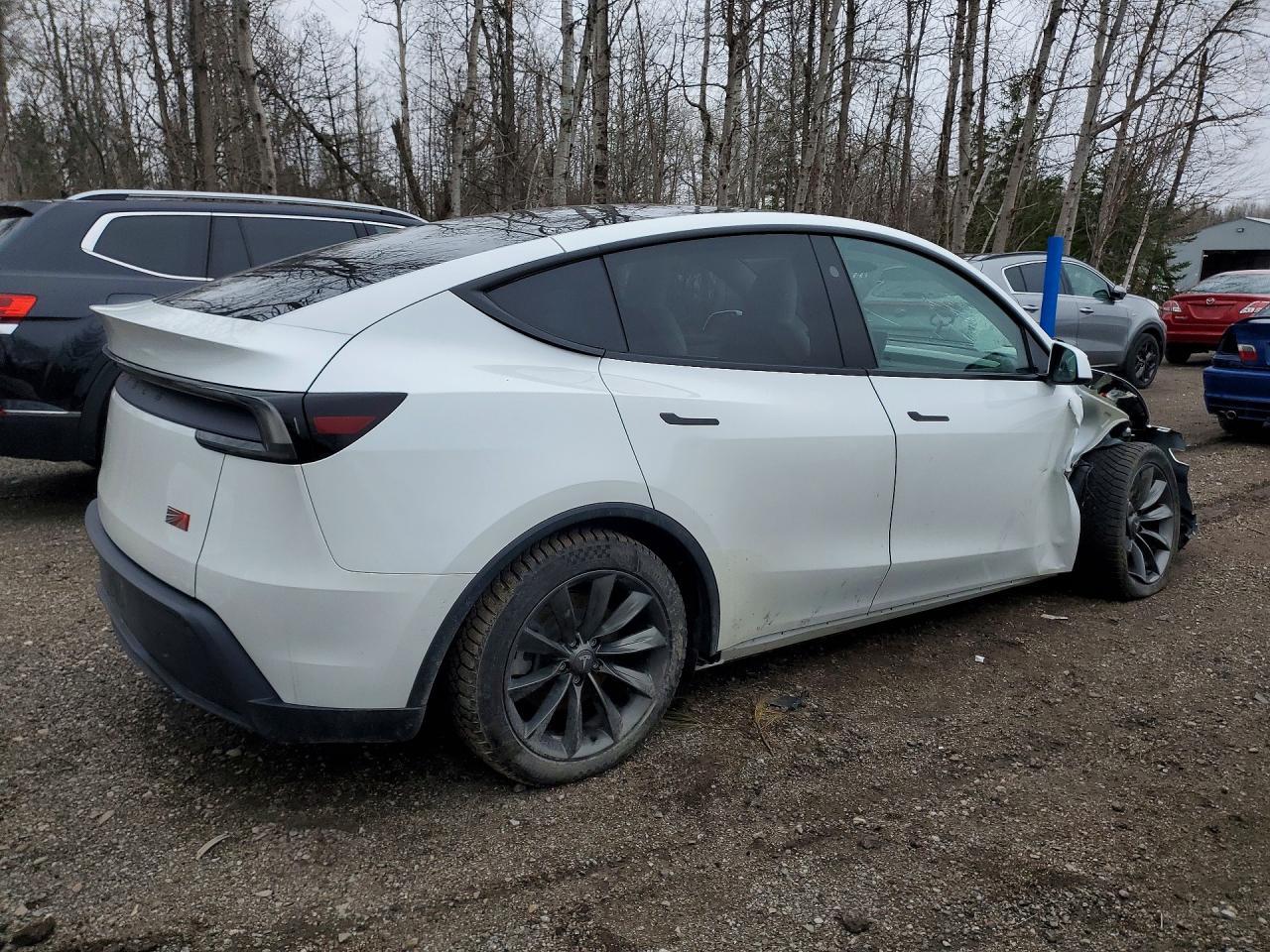 2026 Tesla Model Y - zdjęcie 3