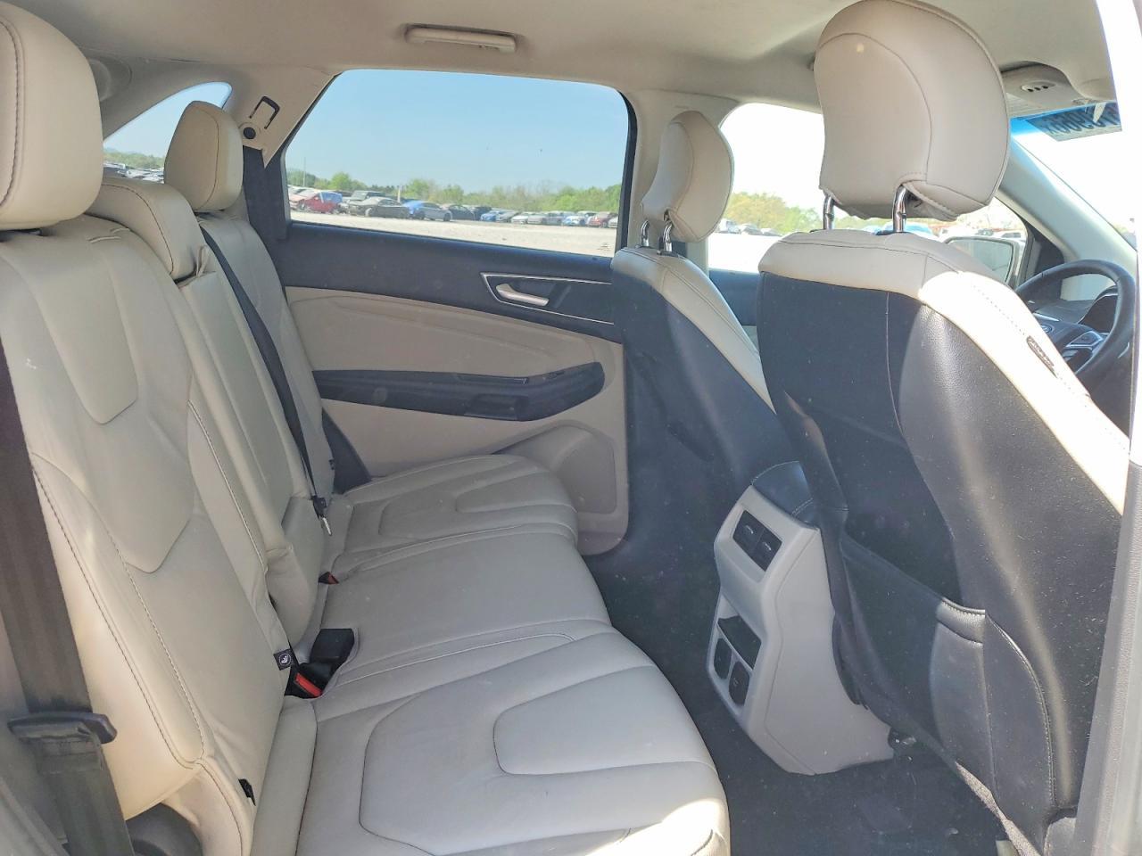 2016 Ford Edge Titanium - zdjęcie 11