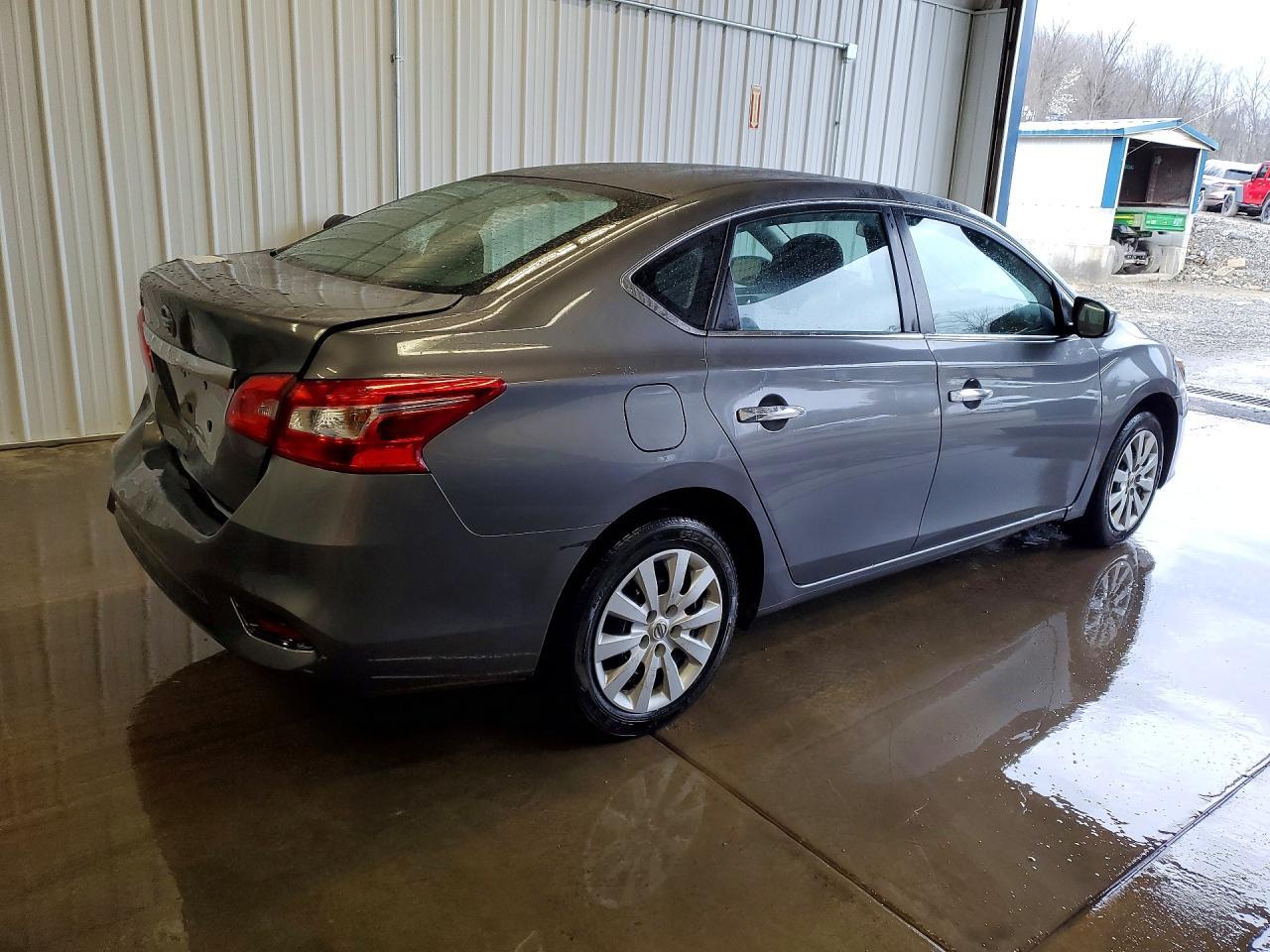 2018 Nissan Sentra S - zdjęcie 3