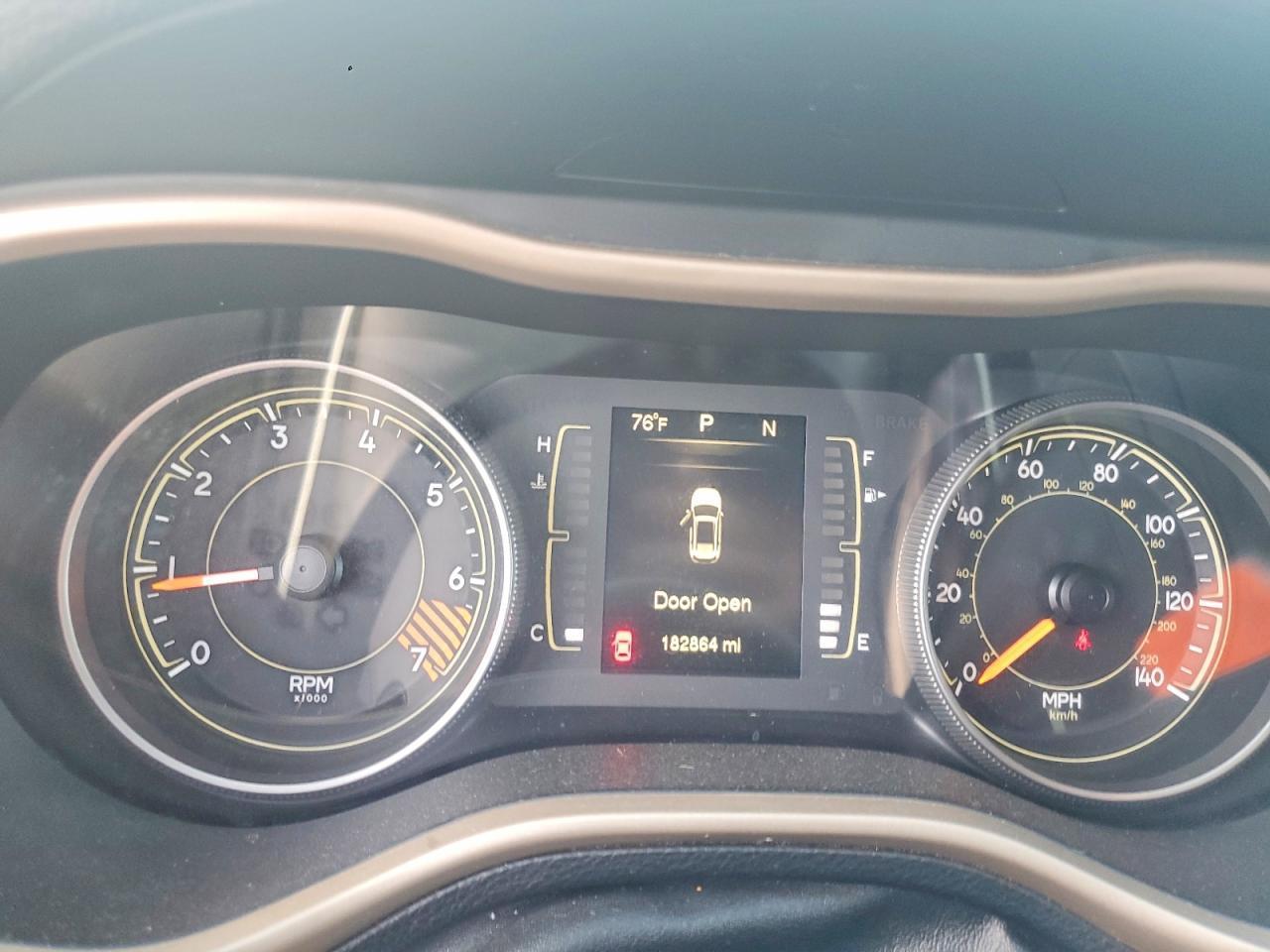 2015 Jeep Cherokee Latitude - zdjęcie 9