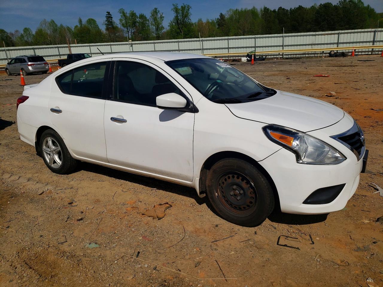 2018 Nissan Versa Sv - zdjęcie 4