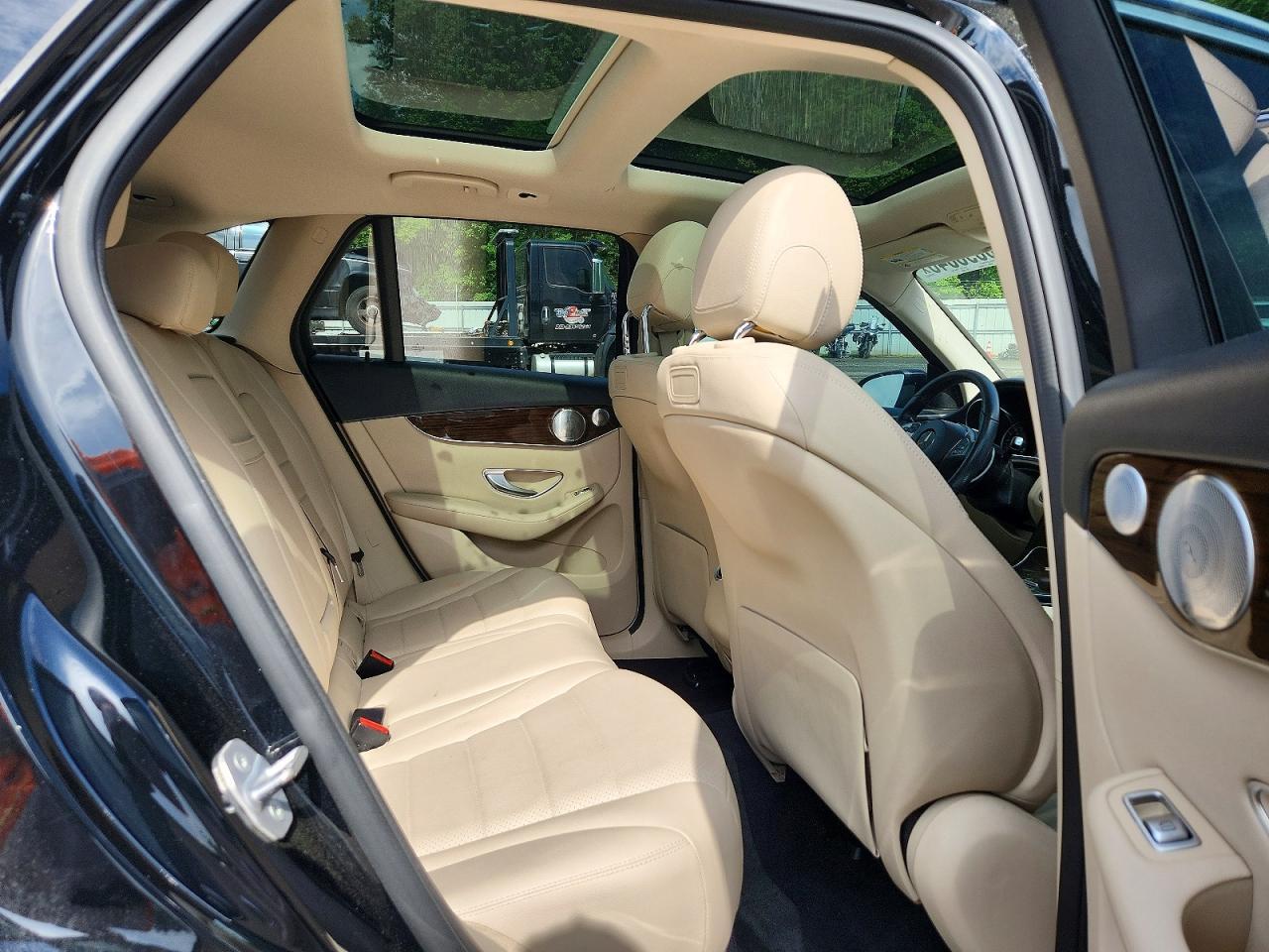 2019 Mercedes-Benz Glc 300 - zdjęcie 11