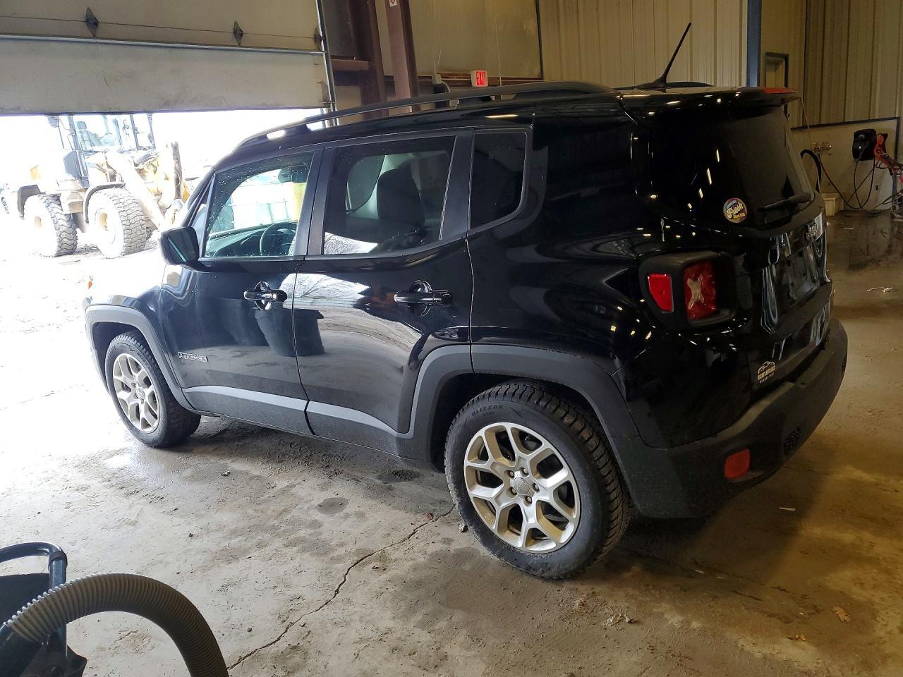 2016 Jeep Renegade Latitude - zdjęcie 2