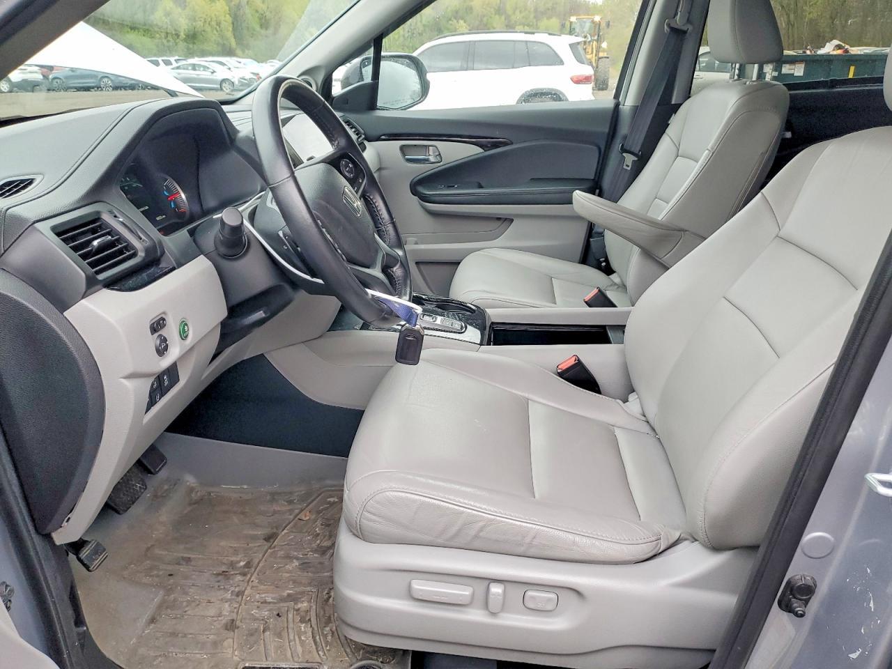 2022 Honda Pilot Touring - zdjęcie 7