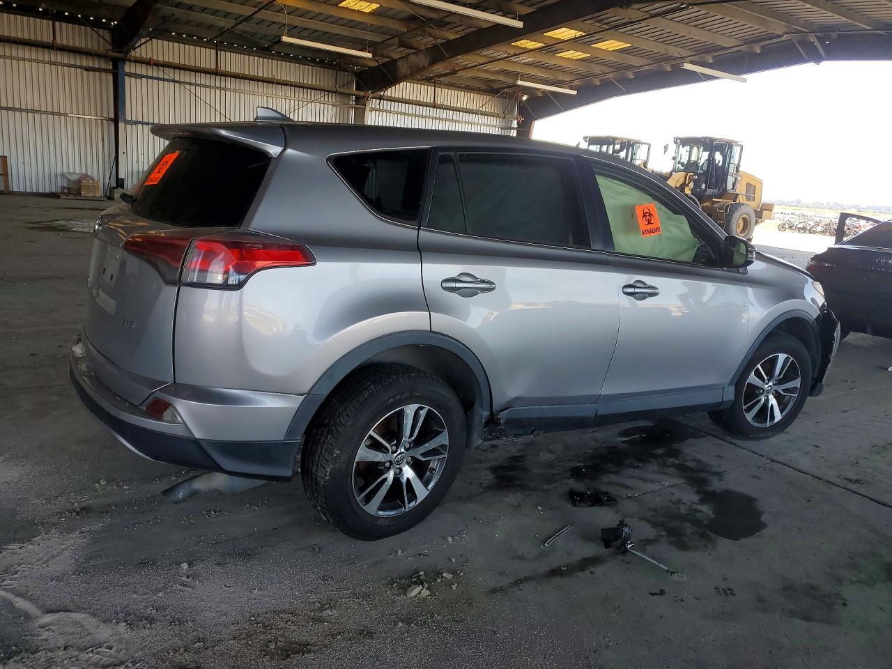 2018 Toyota Rav4 Xle - zdjęcie 3