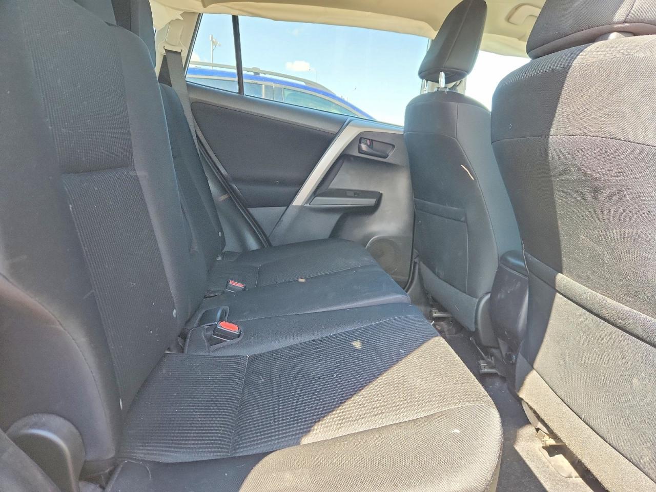 2016 Toyota Rav4 Le - zdjęcie 11