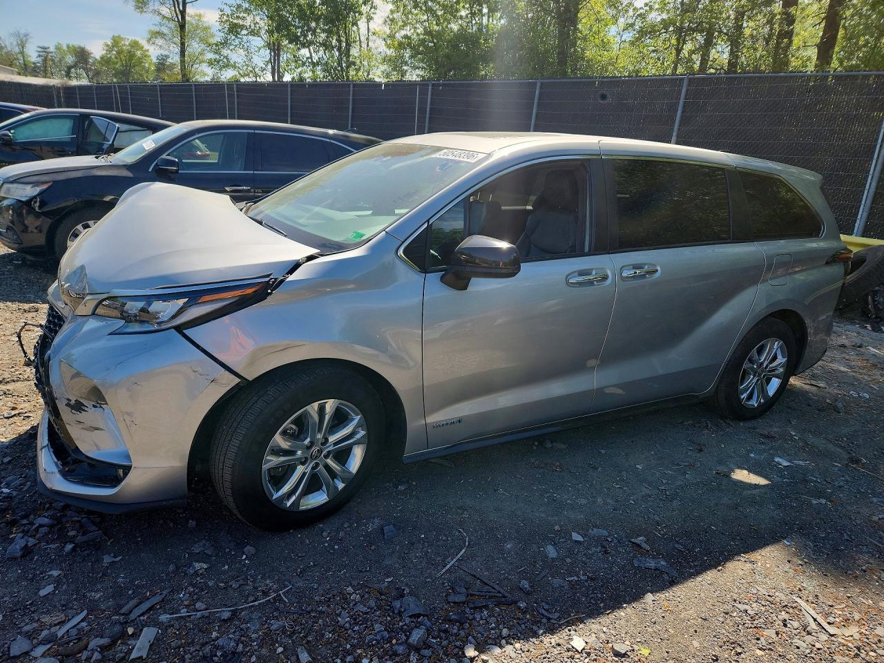 2021 Toyota Sienna Xse - zdjęcie główne
