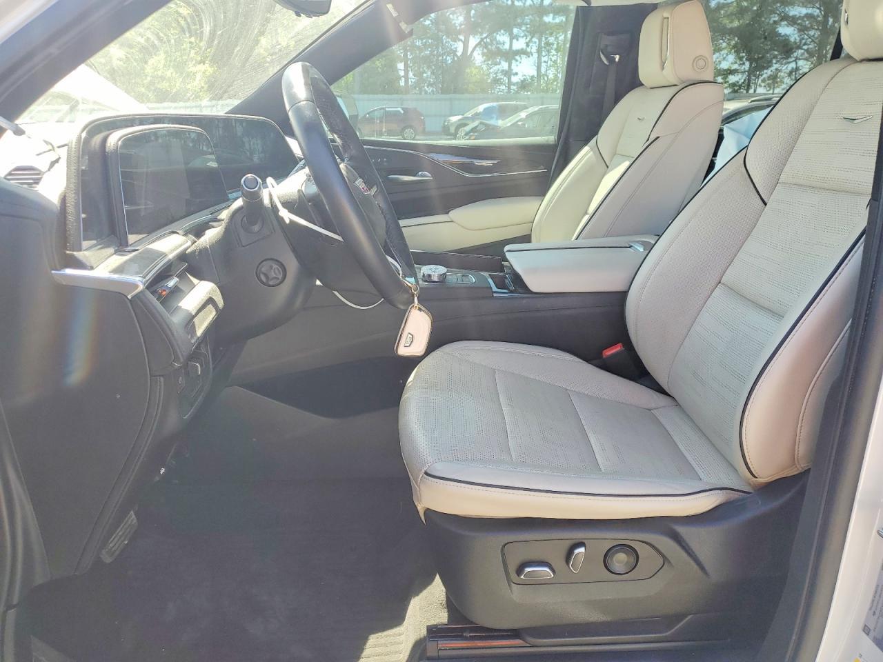 2022 Cadillac Escalade Sport - zdjęcie 7
