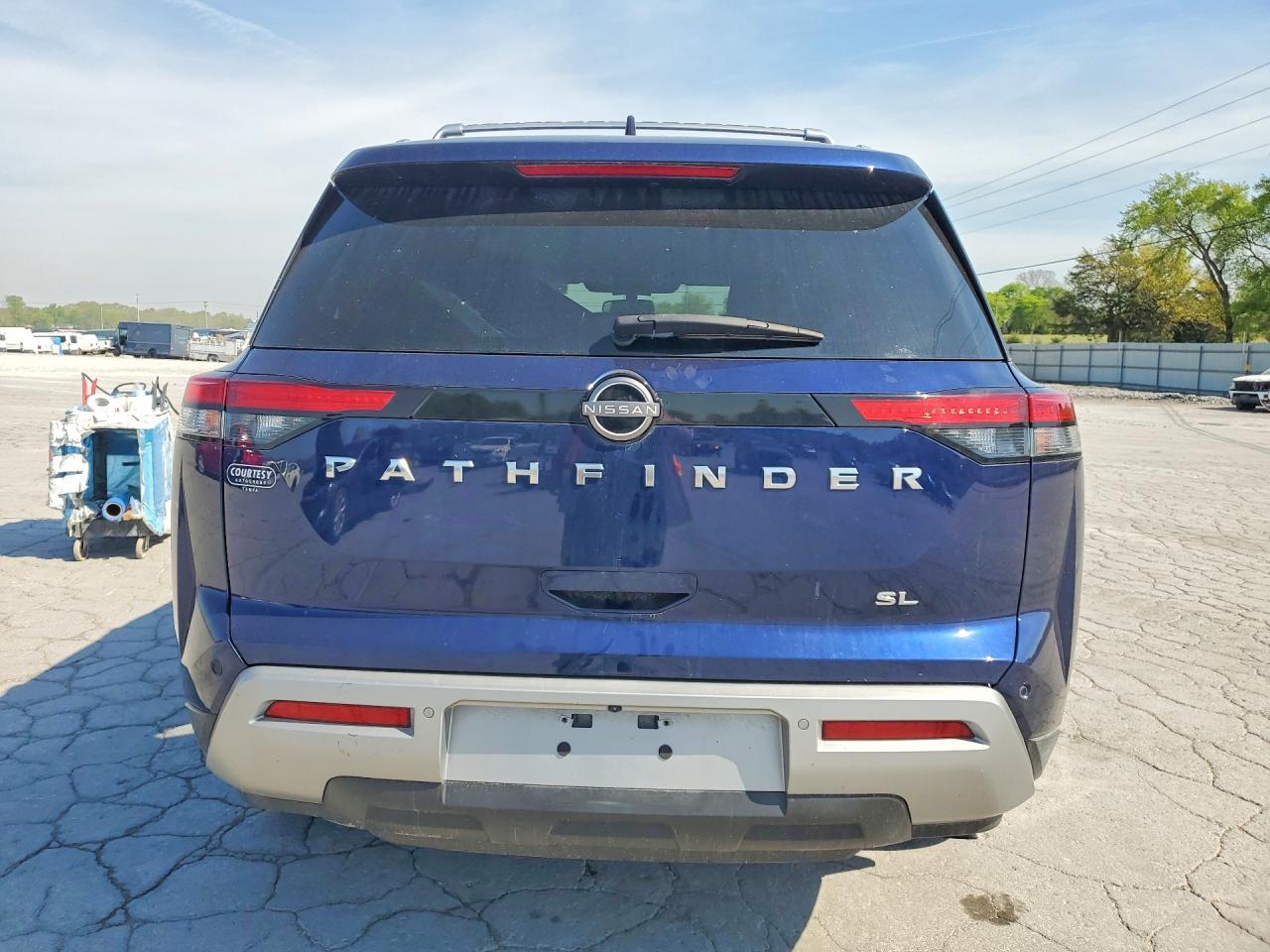 2022 Nissan Pathfinder Sl - zdjęcie 6